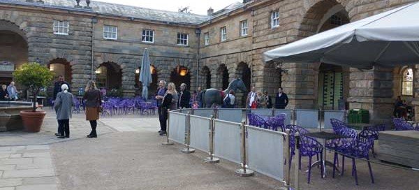 Derbyshire wedding magician at Chatsworth House